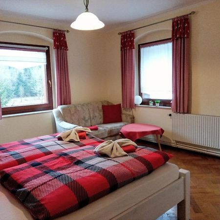Ferienwohnung Im Wiesenthal 오베르비젠탈 외부 사진