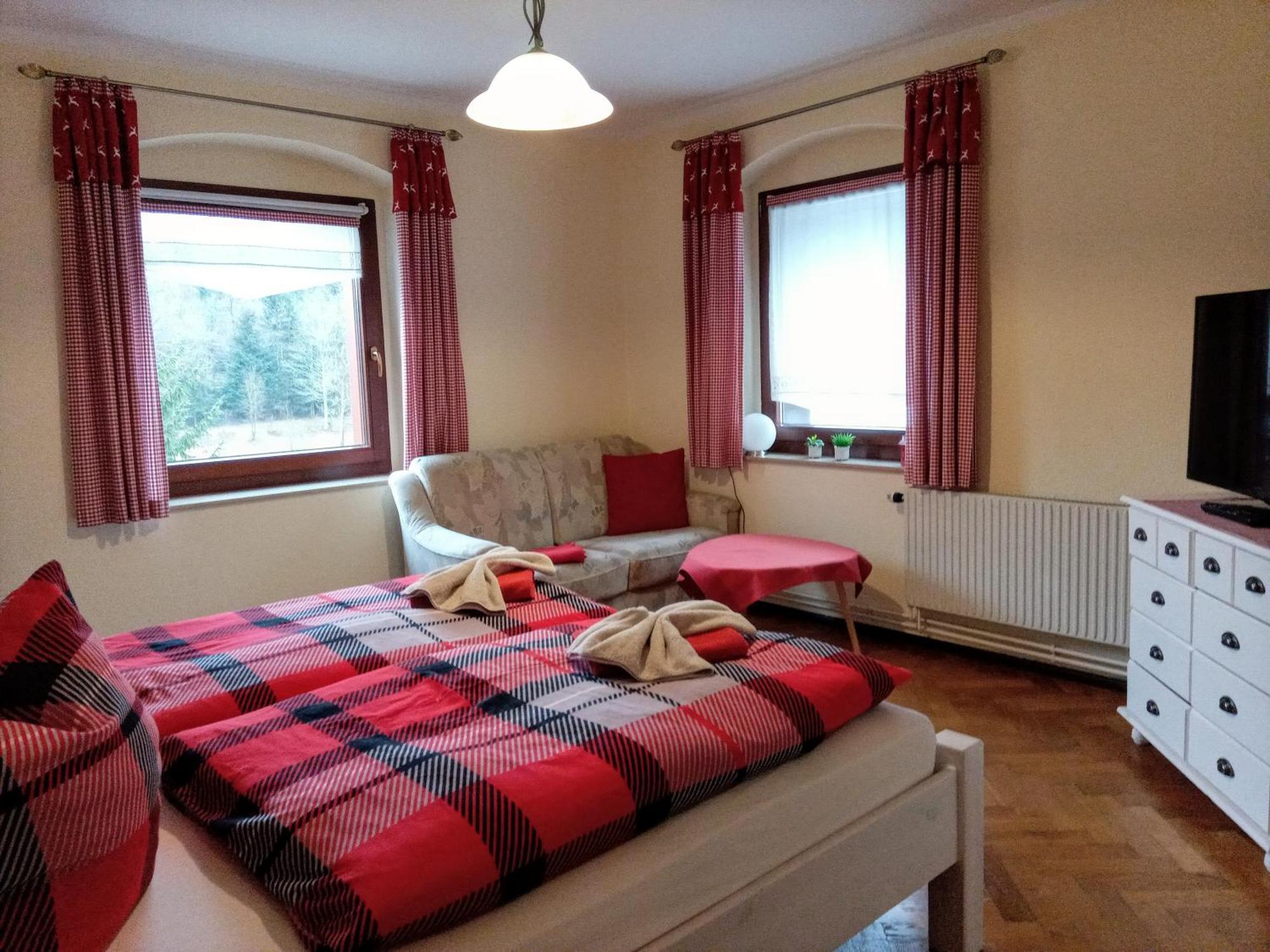 Ferienwohnung Im Wiesenthal 오베르비젠탈 외부 사진